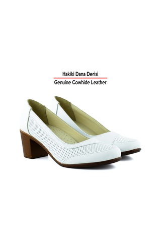 Erkan Saçmacı Sarah Beyaz Hakiki Dana Derisi Delik Detaylı Kalın Topuklu Günlük Klasik Ayakkabı Beyaz