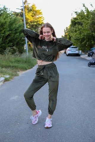 Akbeniz 9055 Kadife Kapşonlu Kadın Eşofman Takım Haki