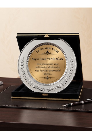 Kadife Kutulu Gümüş Renk Metal Plaket Başak Desenli Kişiye Özel Tebrik Ödül Plaketi Kurumsal Plaketler Siyah