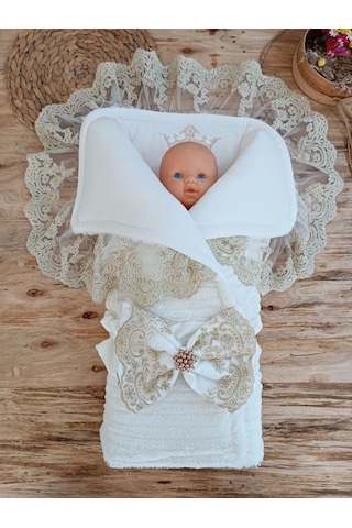 Yenidoğan Beyaz Wool Yün Kumaş Taç Nakışlı Trilüks Kundak Bebek Battaniyesi Beyaz