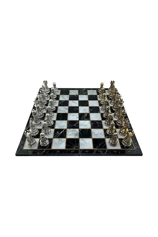 Gifthome Premium Battal Boy Metal İşlemeli Klasik Satranç Takımı Ve Katlanır Mermer Desenli Mdf Satranç Tahtası 43x43 Cm.