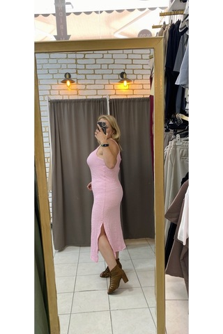 Tuba Toptaş Yırtmaçlı Gofre Elbise Pembe