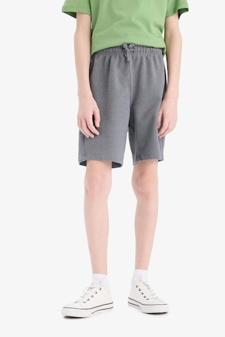 DeFacto Erkek Çocuk Esnek Belli Şort E6892A825SMGR371