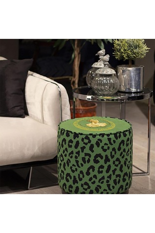 Yeşil Büst Detaylı Ahşap Ayaklı Puf Kumaşı Süettir. Uluslararası Solmama Sertifikasına Sahiptir. Çok Renkli