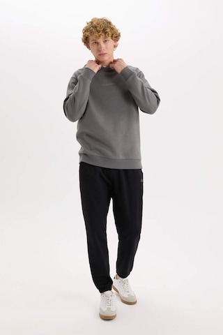 DeFacto Regular Fit Eşofman Altı Cepli Basic Düz Beli Bağcıklı Lastikli Paça D4416AX25SPBK81