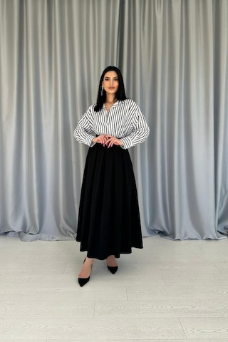 Siyah Uzun Pileli Etek Siyah