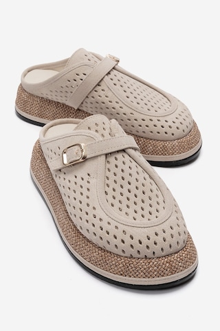 Luvishoes Vone Bej Süet Hakiki Deri Kemerli Burnu Kapalı Kadın Terlik