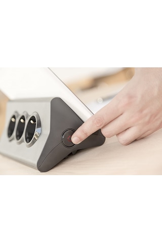 Legrand Masa Üstü Grup Priz 3 X 2p+e + 2 X Usb Şarj Prizi Siyah -