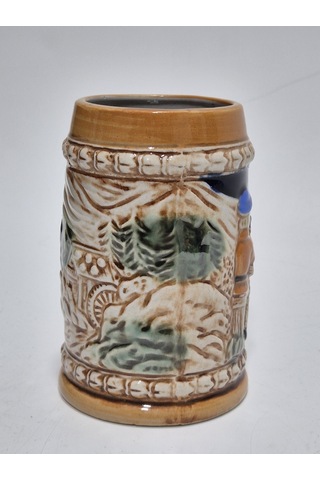 Vintage Tankart Kabartmalı İnsan Tasfirli Alman Seramik Bira Bardağı 11,8cm 001