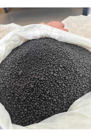 Bitki Gübresi Koyu Renkli 0.1 KG