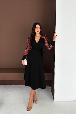 Neşeli Butik Kadın Siyah Tül Kol Çiçek İşlemeli Midi Boy Elbise Nbk4409 Siyah
