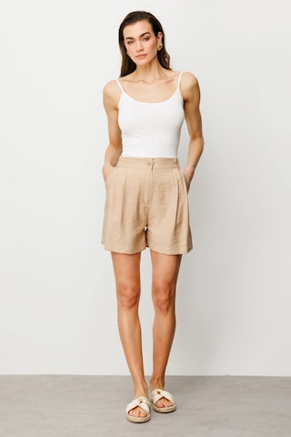 On Fashion Çift Pileli Kadın Şort 25y.on.srt.52315.01 Kum