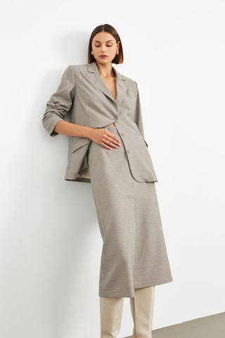 Stella Pulvis Kahverengi Pötikare Yırtmaçlı Midi Kalem Etek Kahverengi