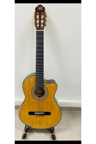 Puka R-958C Gül Ağacı Sedir Kapak Klasik Gitar-4/4 Boy