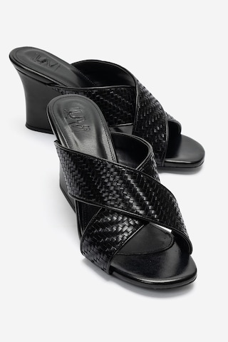Luvi Shoes Lavean Siyah Örgü Çapraz Bantlı Kadın Dolgu Topuklu Terlik