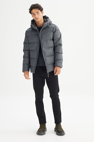Lee Regular Fit Kapüşonlu Cepli Erkek Şişme Mont L2520263035 Gri