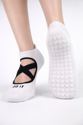 Carnaval Socks Beyaz Renkli Pilates & Yoga Silikonlu Kazymaz Tabanlı Patik Çorap 2000386