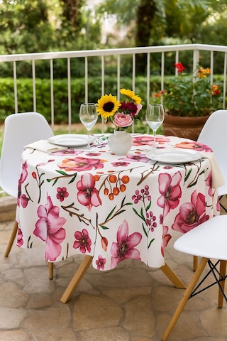 Yuvarlak Çiçek Desenli Duck Kumaş Masa Örtüsü 150x150 Cm Çok Renkli