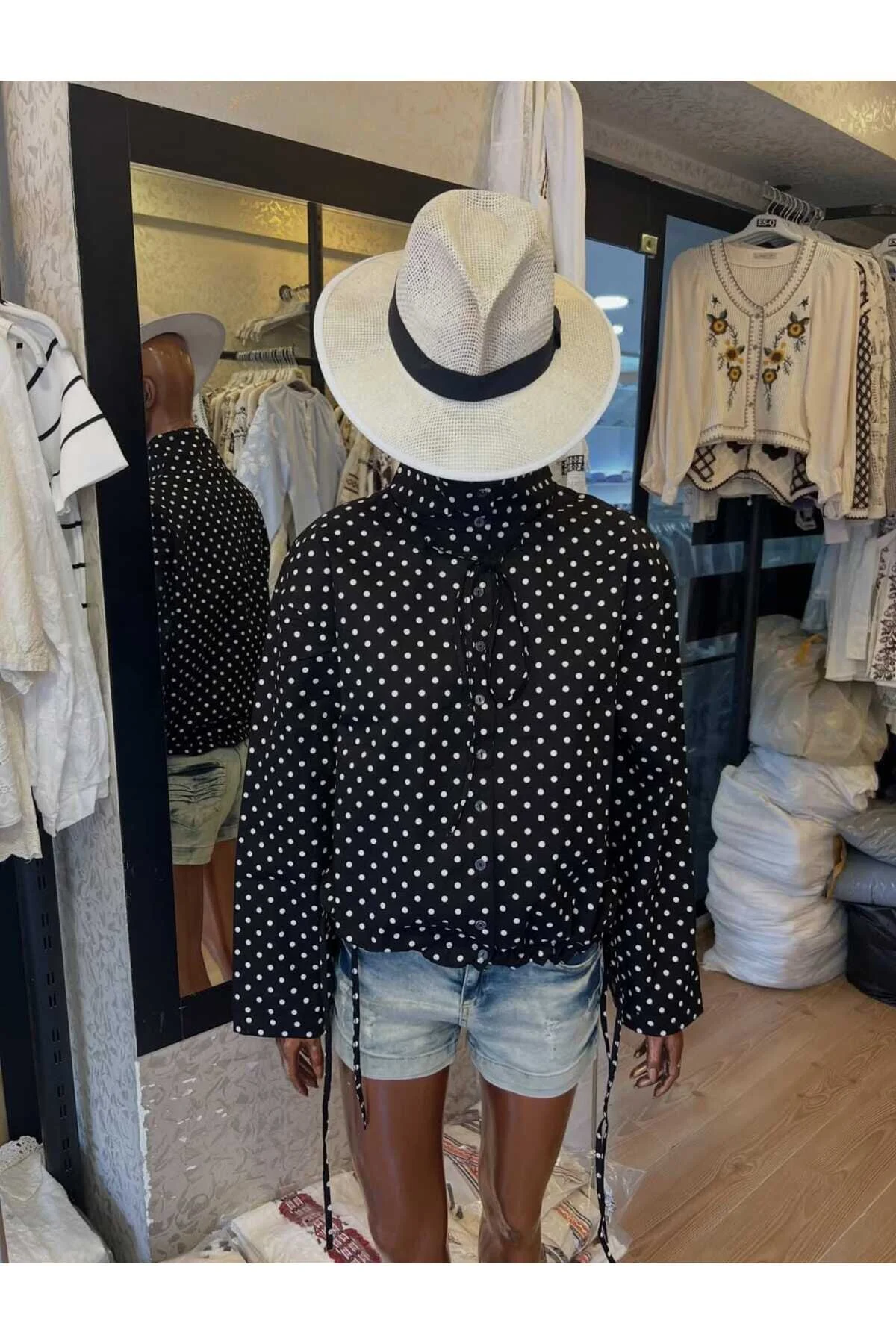 Yussewear Yw Kadın Puantiyeli Kısa Trenç Mont Siyah
