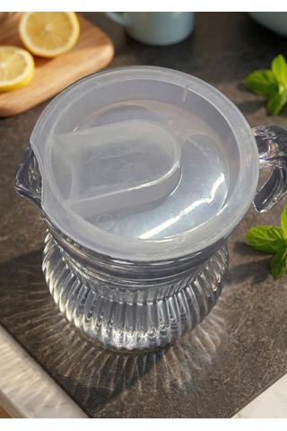 Roma Çizgili Cam Sürahi - Plastik Kapaklı, 1.5 Litre