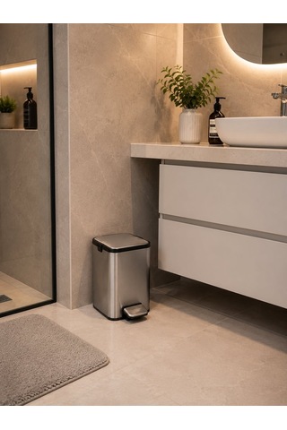 Qerhome Amortisörlü Pedallı Çöp Kovası Banyo Çöp Kovası 5 Lt Krom