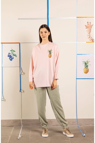 Ters Dikiş Detaylı Ananas Desenli Bisiklet Yaka Sweatshirt Pembe