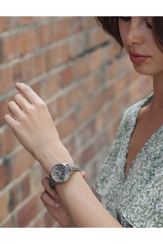 Earnshaw Es-8153-01 Kadın Kol Saati