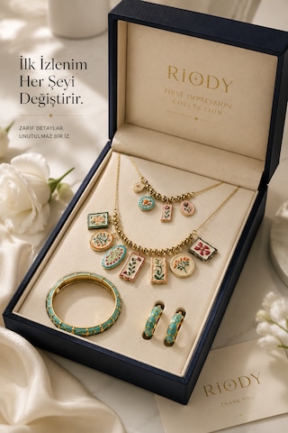 Riody First Impression Collection Kadın Takı Seti 2'li Kolye, 1 Bileklik, 2 Küpe Çiçek Desenli Mine Detaylı Gold Look