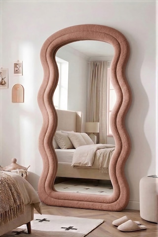 Olivia Pembe Renk Kumaş Kaplamalı Dalgalı Kavisli Ayaklı Boy Aynası 182x87 Cm