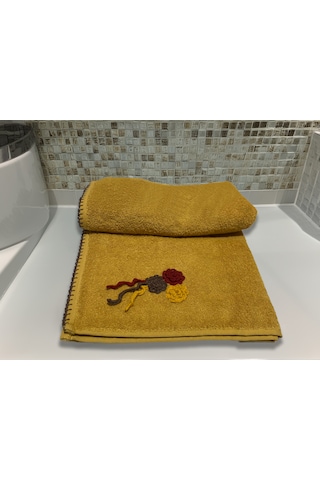 Çiçek Motifli, Kedi Tırnağı Oyalı, Yumuşak Dokulu Pamuklu Vücut Havlusu 70x130 Cm Sarı