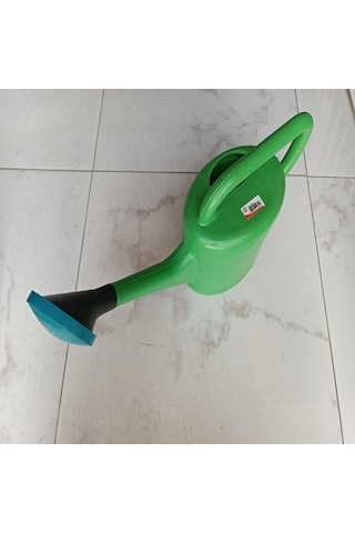 Çiçek Bahçe Çim Sulama Bidonu Süzekli 5 Lt Kum Kuma
