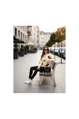 The Kadın Krem Baskılı Bisiklet Yaka Sweatshirt %100 Pamuk 3 İplik Şardonsuz Rahat Kalıp Krem