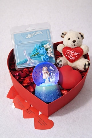 Sevgiliye Romantik Hediye Kutusu Işıklı Kalp Mavi Kar Küresi Peluş Ayıcık Ve Gül Buketi Hediye Set03 Çok Renkli
