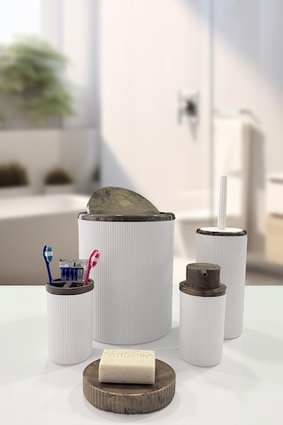 Biltaş Plastik Auaro 5 Parça Beyaz Çizgili Kahverengi Akrilik Desenli Yuvarlak 5'li Banyo Seti Beyaz