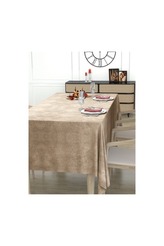 Daily Series Kadife Dokulu Bej Rengi Masa Örtüsü Bej