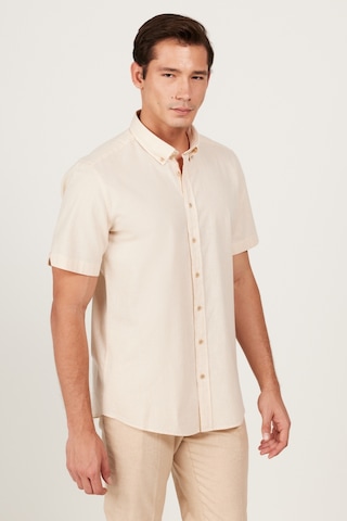 AC&Co / Altınyıldız Classics Erkek Ekru Slim Fit Dar Kesim Düğmeli Yaka %100 Pamuk Desenli Kısa Kollu Gömlek Ekru