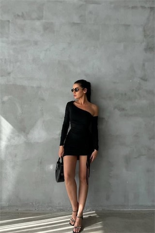 Dip Moda Kadın Siyah Tek Kol Büzgülü Mini Elbise Dpnbdf081 Siyah
