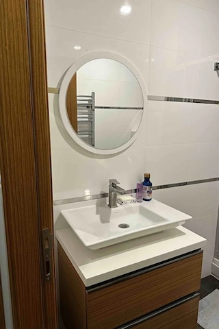 Dekoratik Yuvarlak Ayna 60 Cm Çap Antre Hol Koridor Duvar Salon Mutfak Banyo Ofis Makyaj Aynası - Beyaz Beyaz