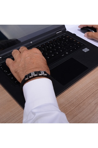 Siyah Zincir Çelik Aksesuarlı Deri Bileklik Çelik