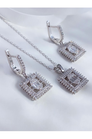Keskin Gümüş Zirkon Taşlı Işıltılı Kare Baget Tasarım Gümüş Kadın Set Gelin Se
