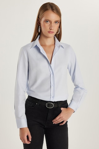 Tudors Kadın Slim Fit Dar Kesim Uzun Kollu Pamuklu Vücuda Oturan Dokulu Mavi Basic Gömlek-35318 Mavi