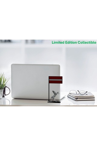 Letonya Bayraklı Masa Dekoru Şaha Kalkmış At Figürlü 3d Baskı