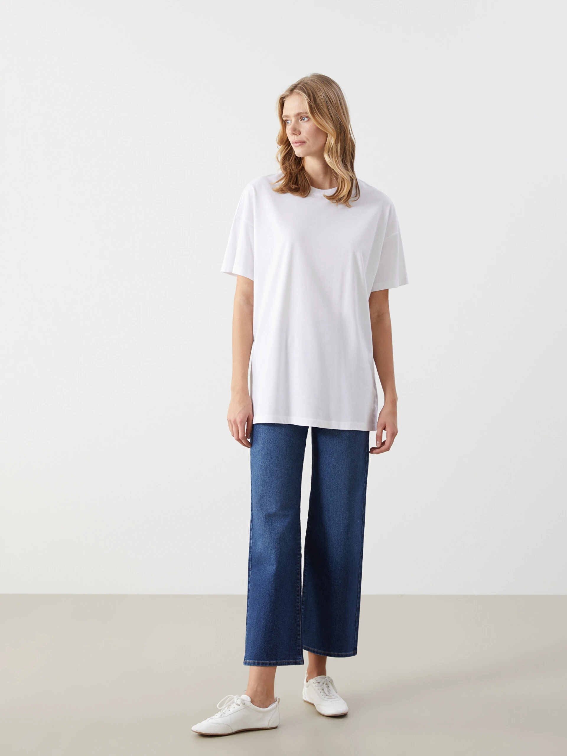 Lc Waikiki Lcw Vision Beyaz Bisiklet Yaka Oversize Kadın Tişört