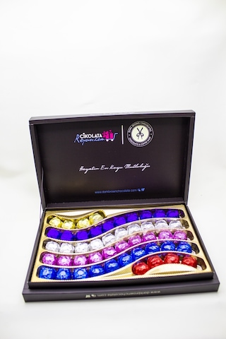 Dark Brown 48 Adet Kare Renkli Sargılı Sütlü Gerçek Çikolata Kutulu