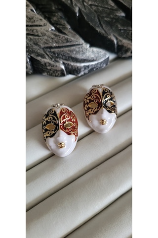 Pirinç Maske Modelli Kadın Küpe Beyaz