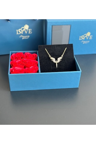 Kolye Hediyeli Kırmızı Gül Ve Mücevher Kutusu Seti