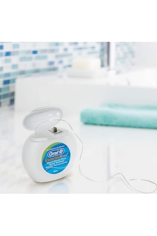 Oral-b Diş İpi Essential Floss 50 M