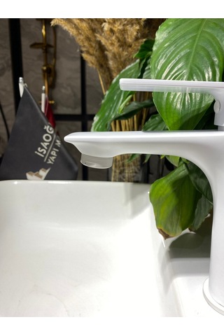 İsaoğlu Yapı Beyaz Lavabo Bataryası Beyaz Banyo Musluğu Mat Beyaz Lavabo Musluk Kare Modern Tasarım Beyaz