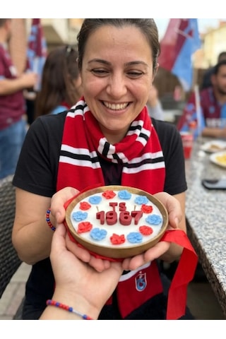 Mumelia Tribün Bahçesi - Doğal Soya Dekoratif Taraftar Mum - Bordo-mavi