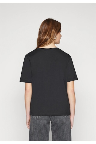 Lacoste V Yaka Organik Pamuk Bayan T-shirt Siyah